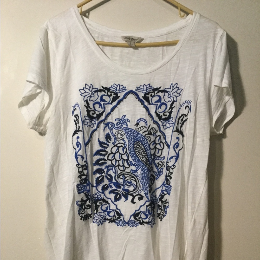 Lucky Brand embroidered tee shirt. Size L.